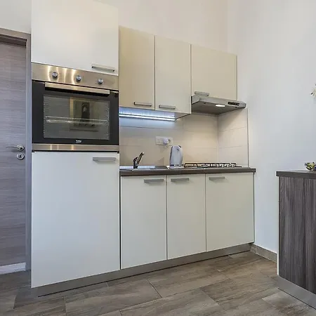 Ivan I Toma 아파트 *